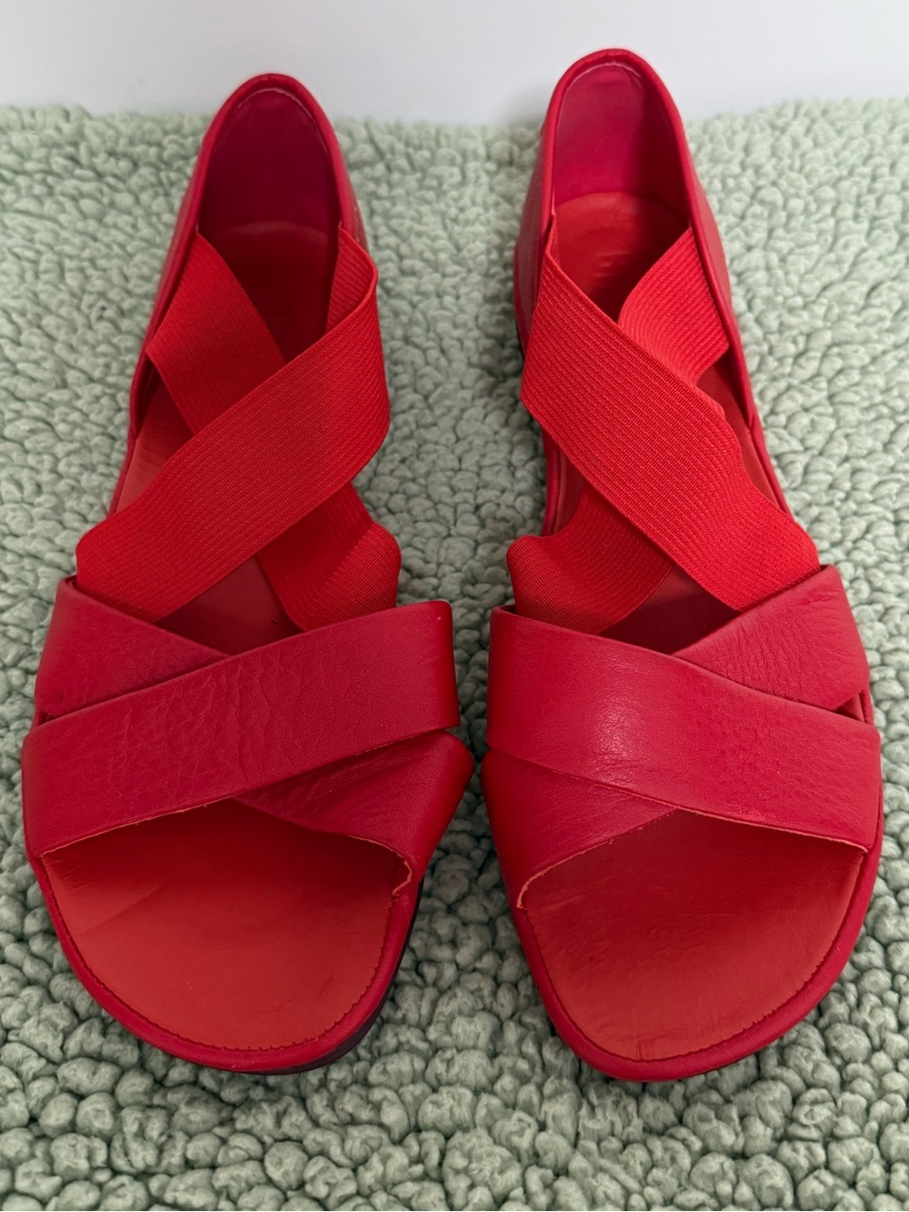 Camper ‘Right’ Red Leather Strappy Sandal Flats - Picture 6 of 10